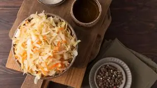 Surówka z białej kapusty