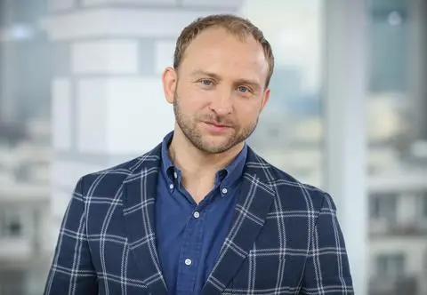 Borys Szyc świętuje 18-kę Soni. "Ale córcia do Pana podobna"