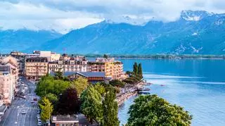 Montreux - szwajcarskie miasto ukochane przez muzyków. Która gwiazda kupiła tam mieszkanie?