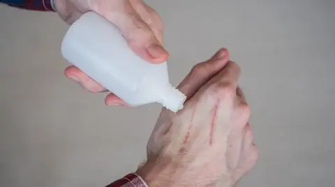 Woda utleniona nie nadaje się do polewania świeżych ran