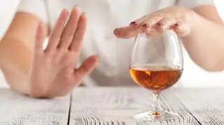 "Dry January", czyli noworoczne wyzwanie z korzyścią dla zdrowia. Jakie przynosi efekty?