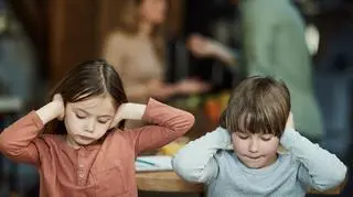 Dorosłe dzieci rozwodników nie wierzą w prawdziwą miłość? "Postrzegają to jako lekarstwo na traumę"