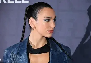 Ten manicure Duy Lipy jest hitem 2023 roku. Jak go wykonać? 