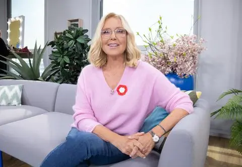 Agata Młynarska o relacji między trudnym dzieciństwem a chorobami. "Pod kołdrą czułam się bezpiecznie"