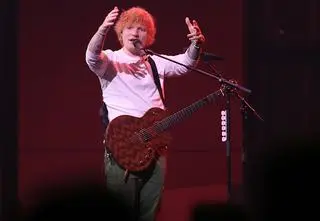 Ed Sheeran wybudował sobie grób. "Ludzie uważają, że to naprawdę dziwne" 