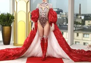 Tylko u nas! Strój narodowy na wybory Miss Supranational 2022. "Wykorzystano na niego 200 m materiału"