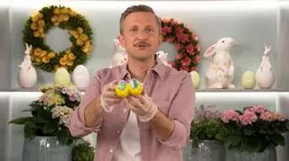 Prosty przepis na marmurkowe jajka. Są piękne, kolorowe i zabarwione naturalnymi barwnikami 
