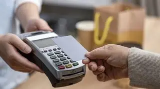 Banki ostrzegają: "Mogą wystąpić utrudnienia w funkcjonowaniu kart płatniczych"