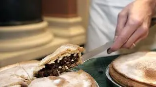 Ciasto pleśniak - prosty przepis krok po kroku. Sprawdź, jak przygotować to ciasto 