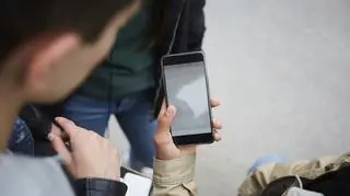 71-latek straszył dzieci miotaczem gazu w kształcie pistoletu. "Kazał wyłączyć muzykę" 