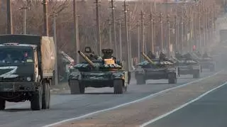 Co oznacza litera "Z" na rosyjskich pojazdach wojskowych i transparentach?