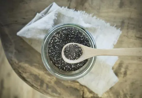 DIY: Nawilżająca maseczka z nasion chia. Ujędrnij skórę w kilka minut 