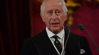 Karol III oficjalnie ogłoszony monarchą Zjednoczoczonego Królestwa. "Królowa nie żyje, niech żyje król” 