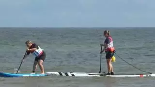 Nauka pływania na desce w Kołobrzegu. "To sport dla każdego"