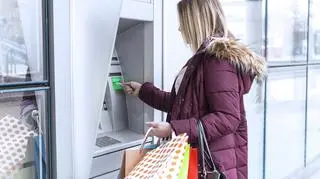 Prace serwisowe w bankach. Gotówkę lepiej wypłacić z bankomatu wcześniej