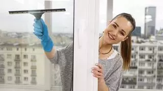 Wiosenne mycie okien z ekspertką