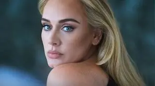 Adele zapozowała bez makijażu. W ten sposób uczciła 34. urodziny