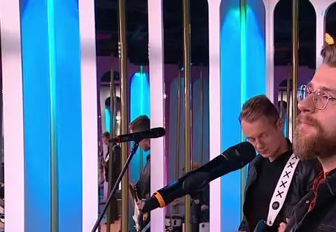 Kalinovski premierowo na naszej scenie. Artysta wykonał singiel "Papierowe miasta"