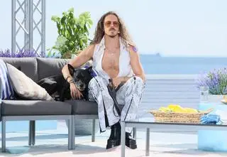 Michał Szpak od 15 lat na scenie. "Ten sukces zawodowy, nie jest usłany tylko różami"