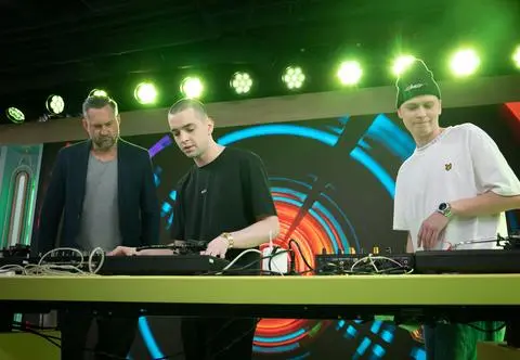 Klubowe szaleństwo na scenie DDTVN. Kim są Bazgrov i DJ West?