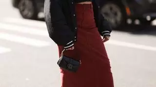 Długa spódnica to najgorętszy trend na zimę. Jak ją stylizować?