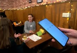 Przyjaźń na szybko, czyli speed friending. "Mam dużą tremę przed poznawaniem nowych ludzi"
