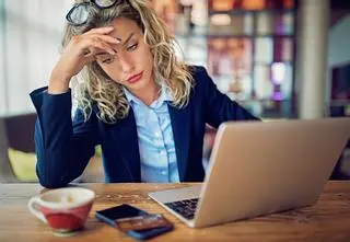 Nędza w wielkim mieście. Jak inflacja uderza w singli? "Z dnia na dzień staliśmy się nędzarzami"