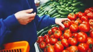 Przebadano pomidory dostępne w znanych marketach na obecność pestycydów. Wyniki są szokujące