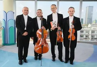 "Grupa MoCarta" wydaje autobiografię