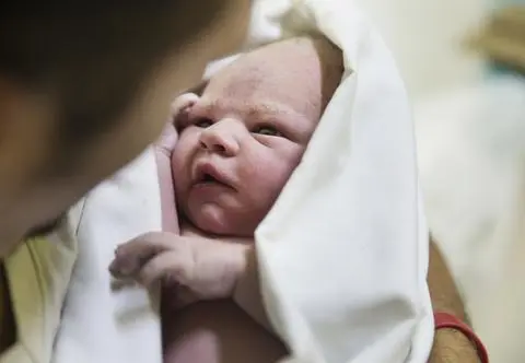 Zdiagnozowano chorobę weneryczną u noworodka. "Miał pozytywny wynik testu na rzeżączkę"