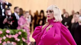 Lady Gaga stworzyła kolekcję ubrań we współpracy z Versace. Okazała wsparcie osobom LGBTQ+