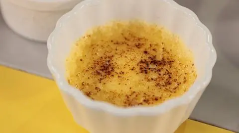 Creme brulle z trawą cytrynową i limonką