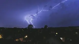 Uwaga na burze i grad. IMGW wydał alerty dla 13 województw
