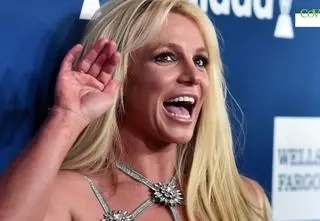 Britney Spears nago fetuje odzyskanie wolności.