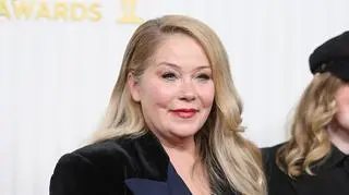 Chora Christina Applegate musi korzystać z pieluch. "Ludzie wstydzą się tego"