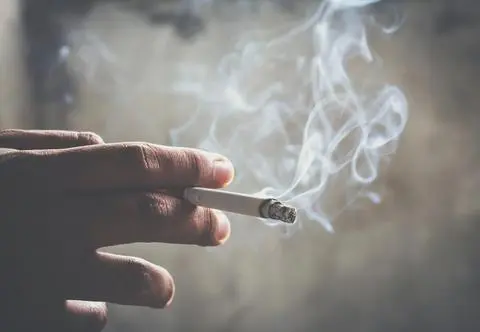 Liczba palaczy wcale nie spada. Ile Polek i Polaków codziennie sięga po wyroby tytoniowe?