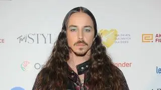 Michał Szpak tańczy w samym body. Spotkał się z krytyką fanów