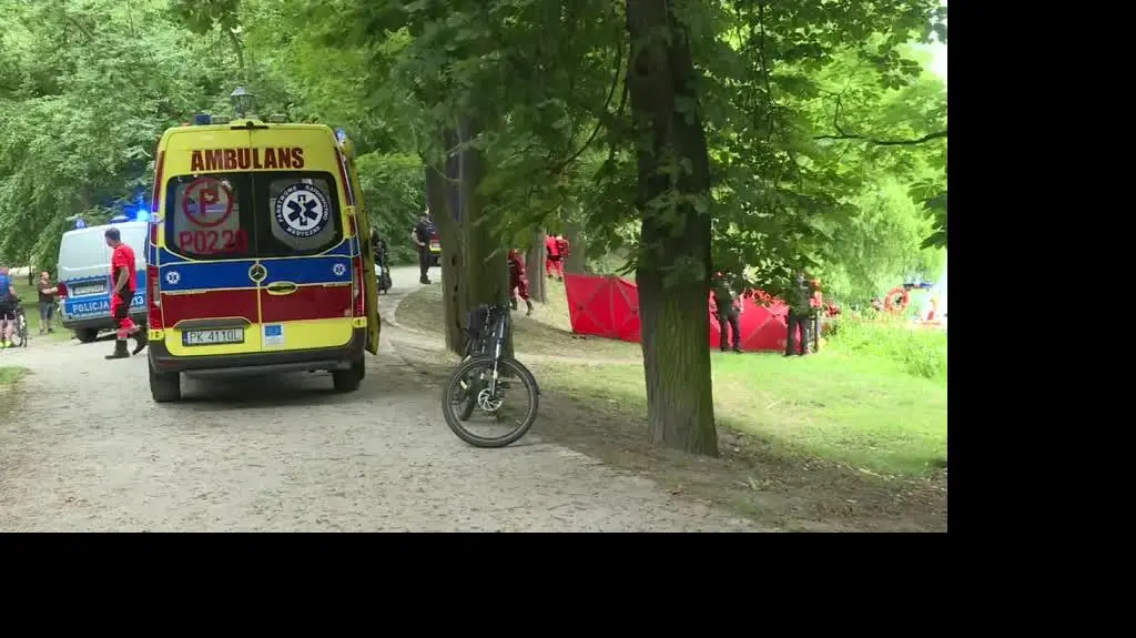 Dziecko wpadło do rzeki, matka skoczyła za nim