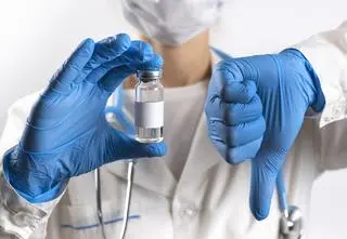 Polski lek na COVID-19 nie przeszedł badań klinicznych. Inwestorzy wyprzedają akcje lubelskiej spółki