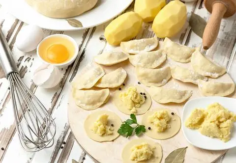  Pierogi ruskie Katarzyny Bukowskiej. Jak je zrobić?