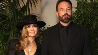Ben Affleck dorabia w kawiarni. Obsłużył zaskoczoną Jennifer Lopez