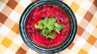 Burakowa z kluseczkami lanymi