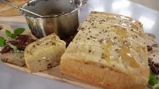Ciasto bananowe z sosem rumowym, czyli walentynkowy deser Grzegorza Zawieruchy