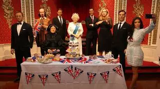 Skakała z samolotu z Bondem, piła herbatę z Misiem Paddingtonem. Jak Elżbieta II zapisała się w popkulturze?