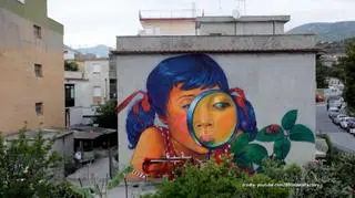 Polka, która swoimi muralami maluje świat (napisy)