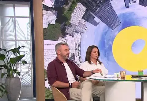 Strażacy uratowali sarnę z potrzasku. "Takie zachowania lubimy"