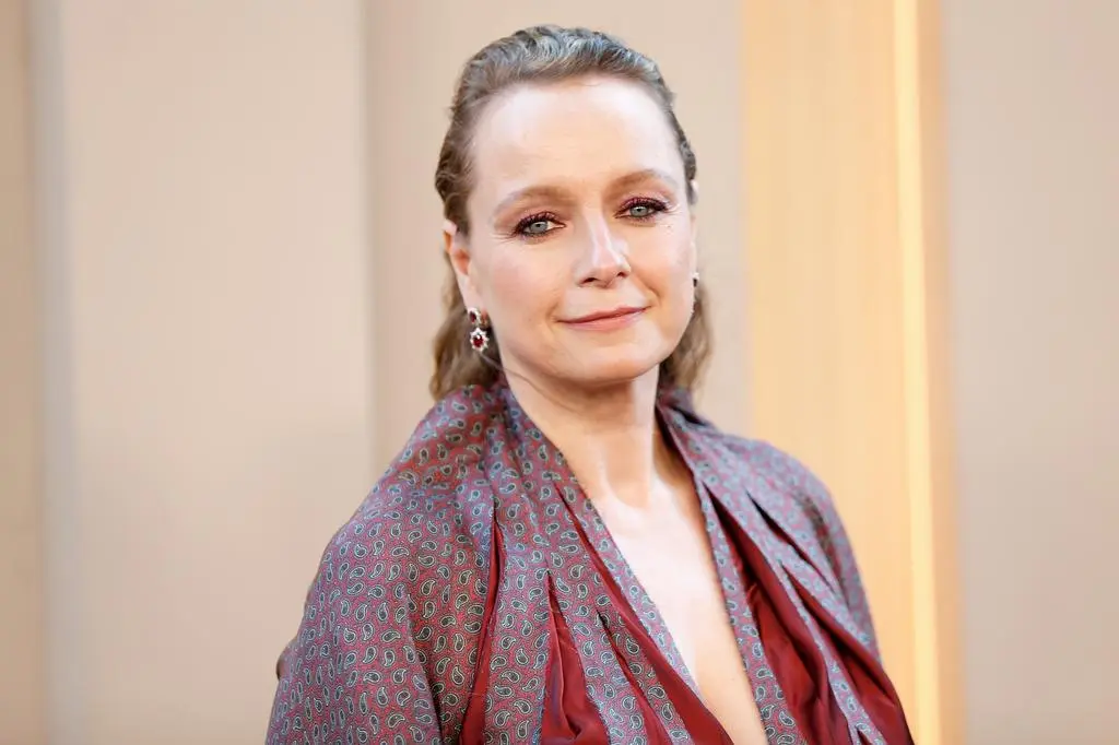  Samantha Morton