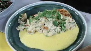 Parmezanowa polenta z leśnymi grzybami - przepis Martyny Chomackiej