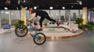 Daniel Rumiński jest mistrzem akrobacji. Na czym polega stunt rowerowy?