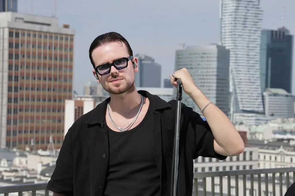Jeremi Sikorski w utworze "Wracam"